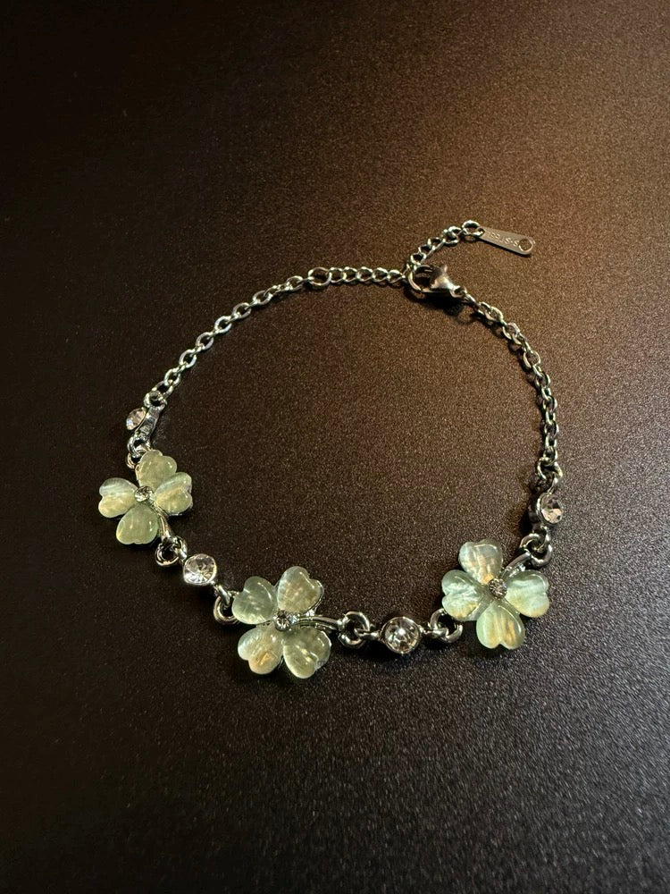 New Vintage Fairy - Light Clover