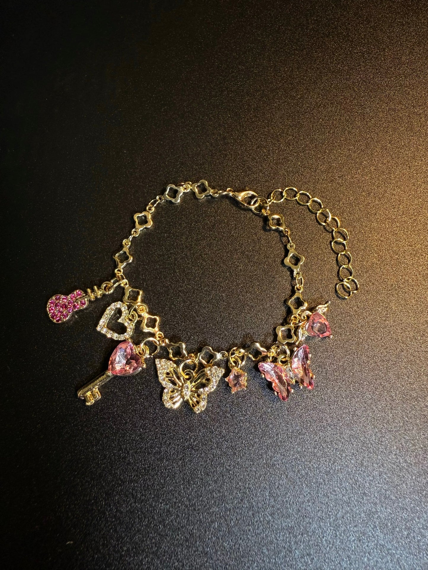 New Vintage ヴィンテージ ピンク・ファンタジー ピンクの蝶のブレスレット 可愛くておしゃれ