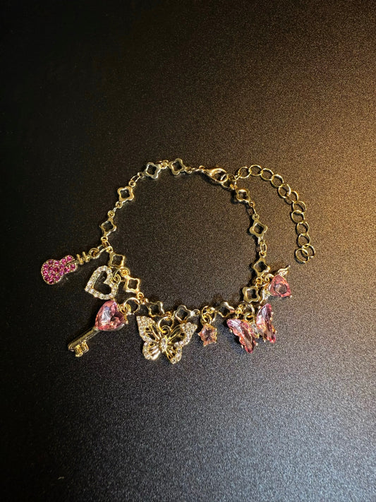 New Vintage ヴィンテージ ピンク・ファンタジー ピンクの蝶のブレスレット 可愛くておしゃれ