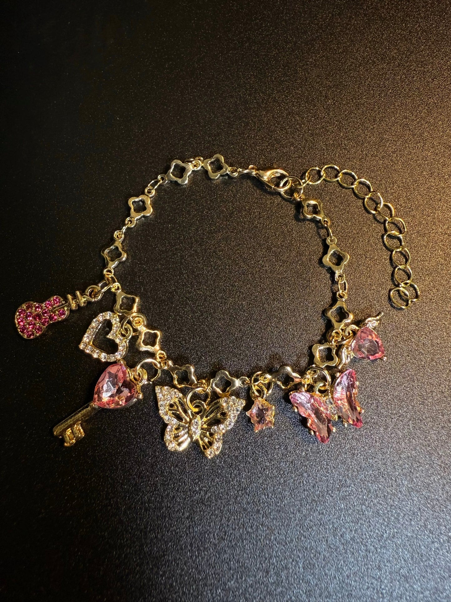 New Vintage ヴィンテージ ピンク・ファンタジー ピンクの蝶のブレスレット 可愛くておしゃれ