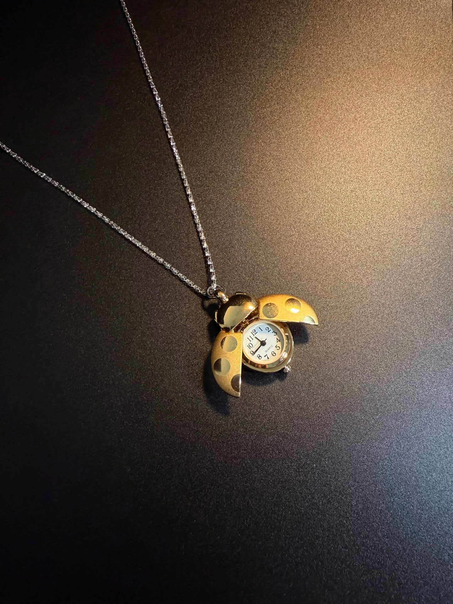 NewVintage ヴィンテージ レディバグ・タイムキーパー 懐中時計ネックレス アクセサリー