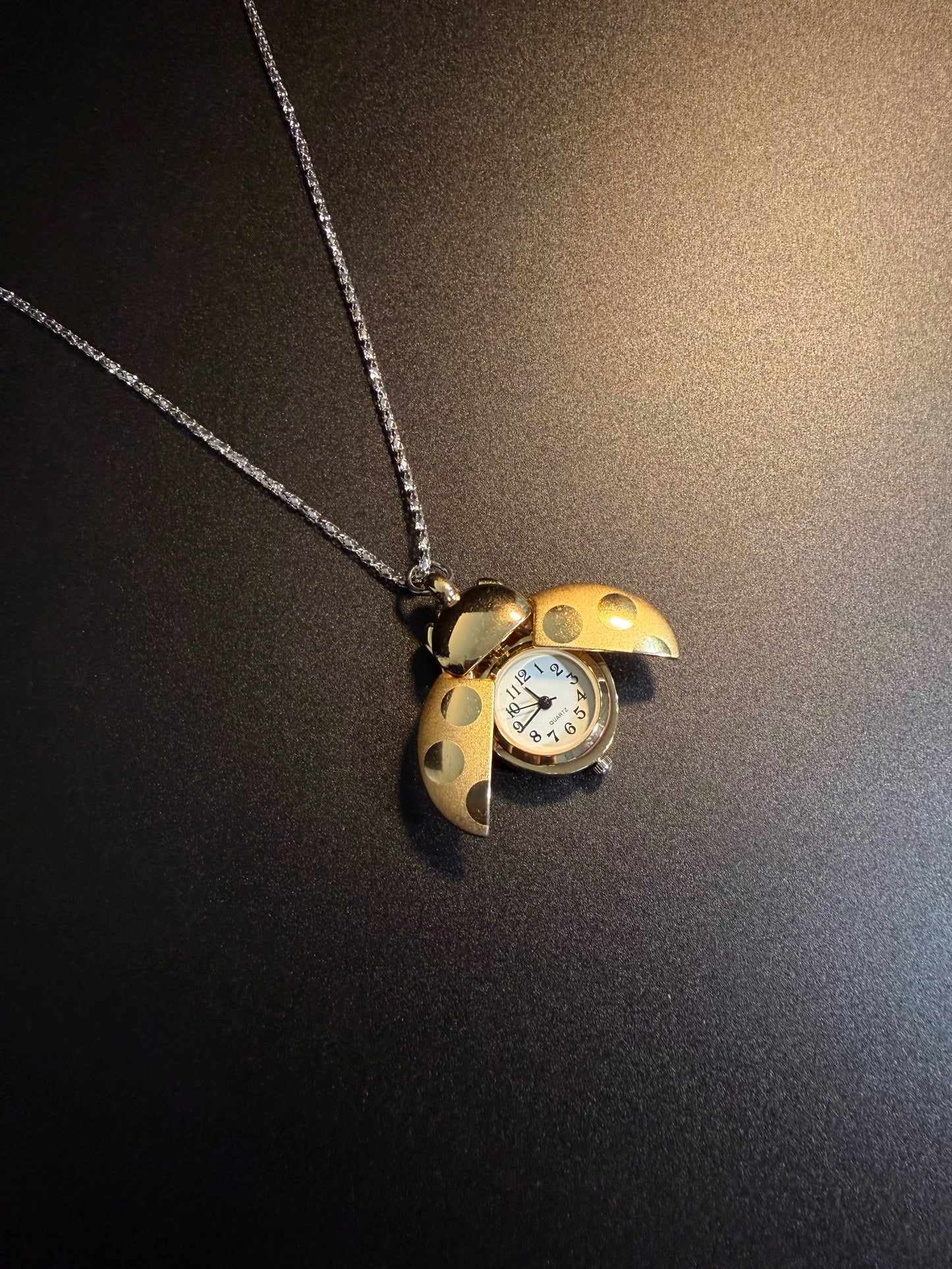 NewVintage ヴィンテージ レディバグ・タイムキーパー 懐中時計ネックレス アクセサリー