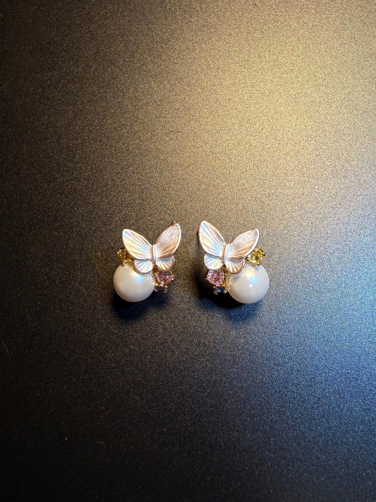 ヴィンテージ古着 Dewy Pear ピンクバタフライパールピアス