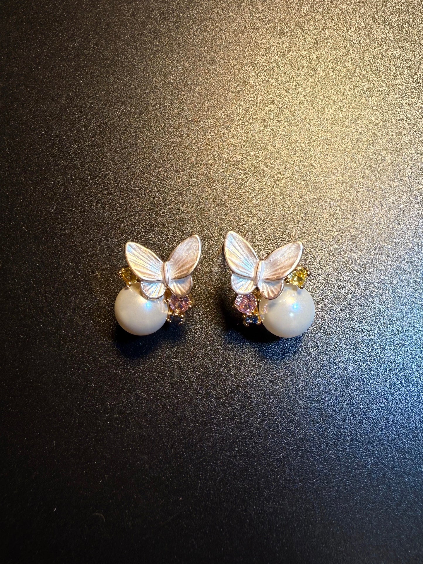 ヴィンテージ古着 Dewy Pear ピンクバタフライパールピアス