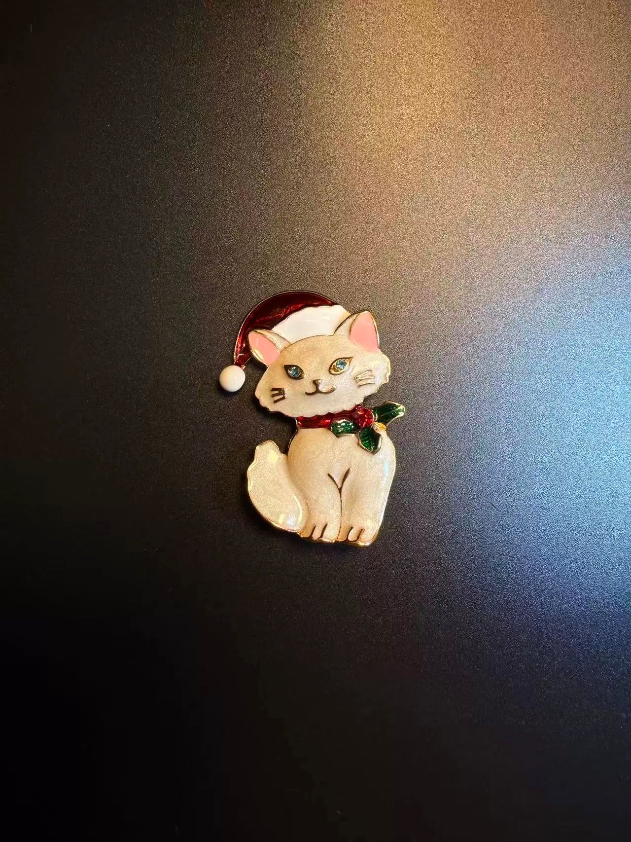 ヴィンテージ古着 クリスマス・キティ かわいい猫のブローチ