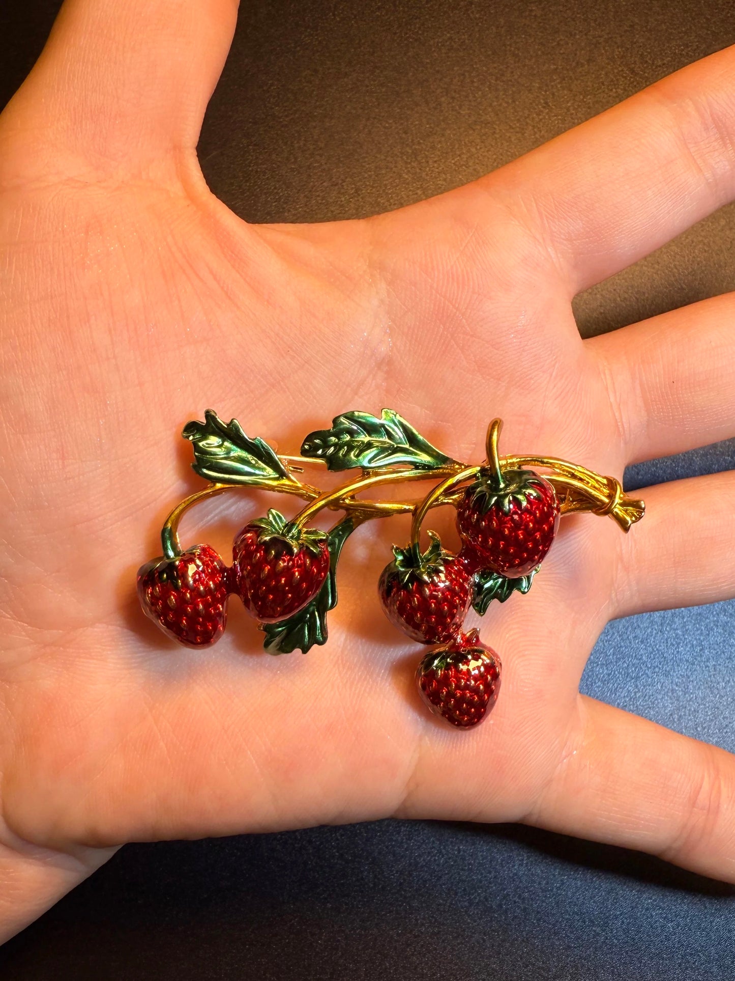 ヴィンテージ古着 Juicy Sprig イチゴのブローチ