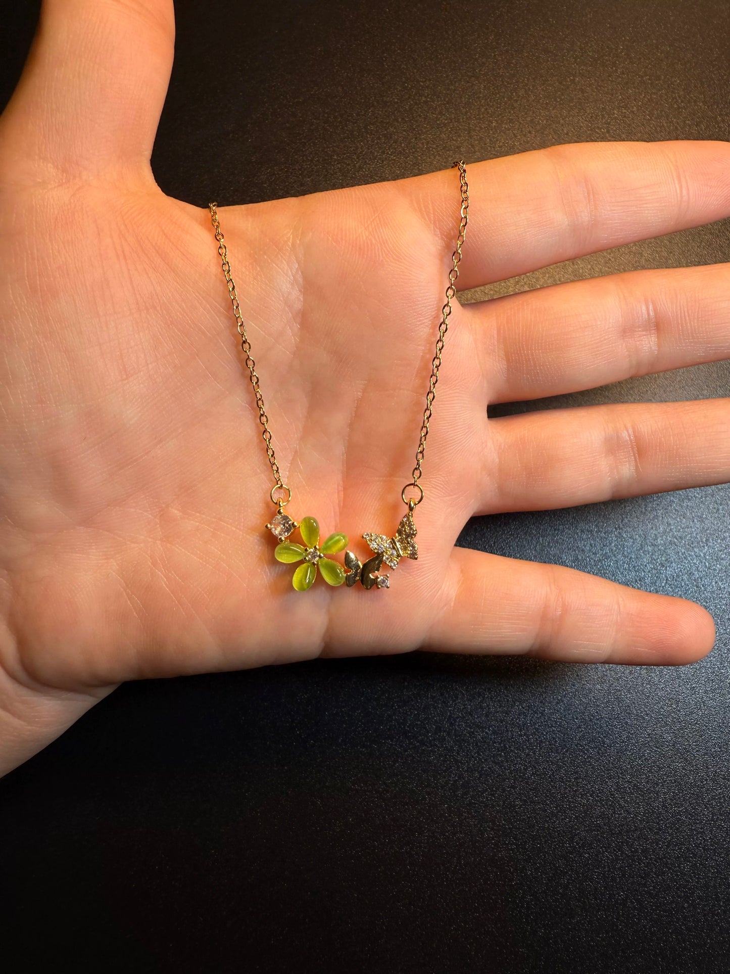 ヴィンテージ古着 Moss Petal 森系 フルダイヤモンド 蝶と花のネックレス 鎖骨チェーン