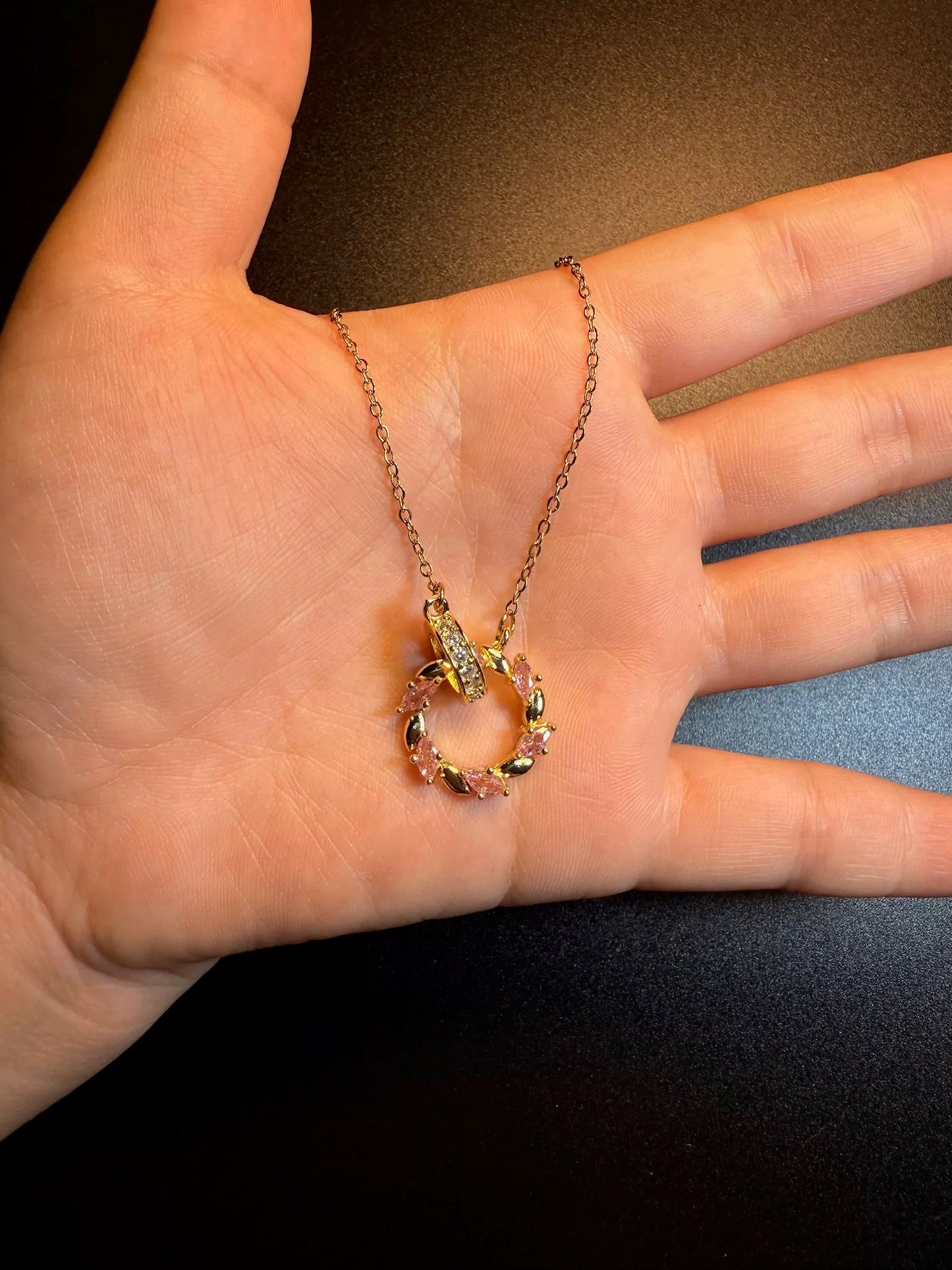 ヴィンテージ古着 Ring Rose ロマンチックなピンクダイヤの花冠ネックレス デザイン性抜群の鎖骨ネックレス