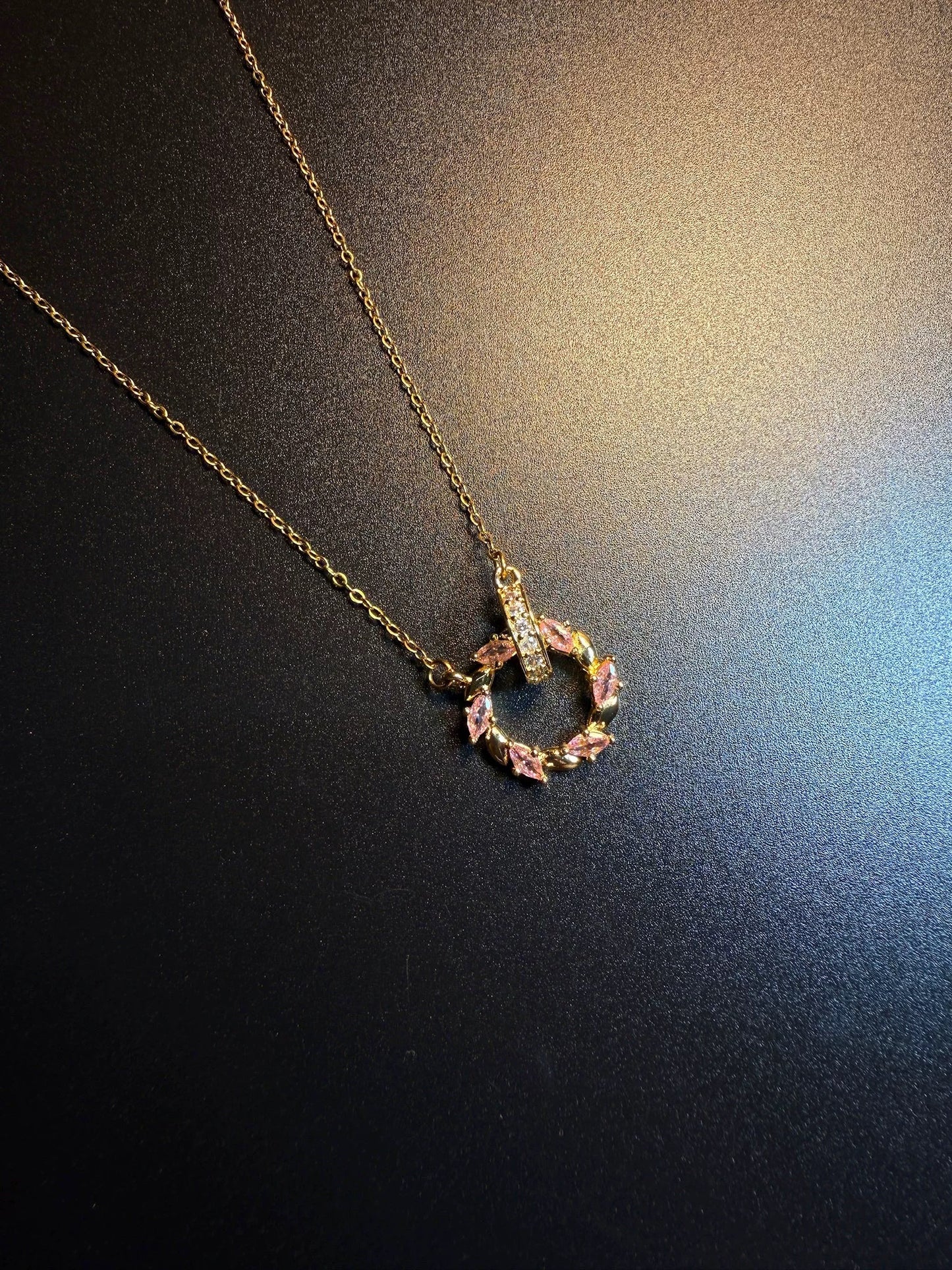 ヴィンテージ古着 Ring Rose ロマンチックなピンクダイヤの花冠ネックレス デザイン性抜群の鎖骨ネックレス