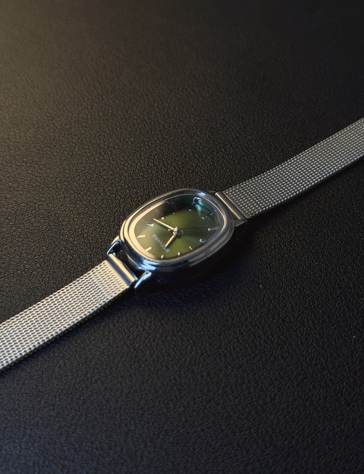 Vintage Style｜Viridis Lunula｜碧の揺らぎを刻む腕時計
