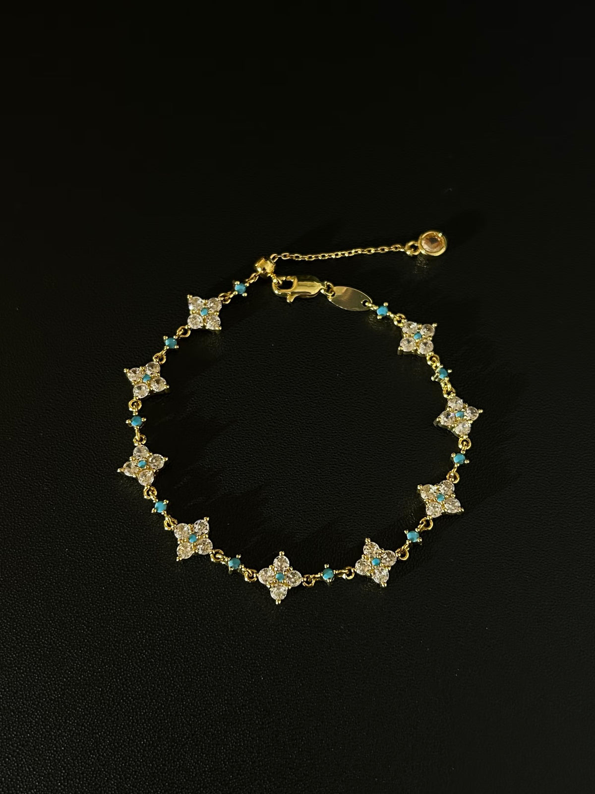 Vintage 古着｜琉璃ブルーの花序・ブレスレット