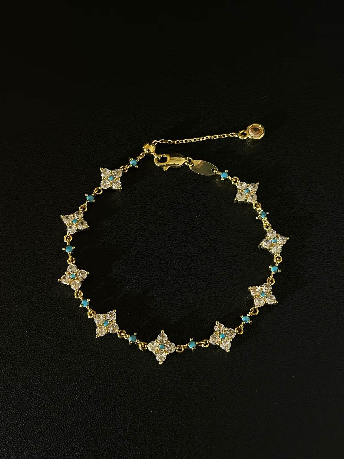 Vintage 古着｜琉璃ブルーの花序・ブレスレット