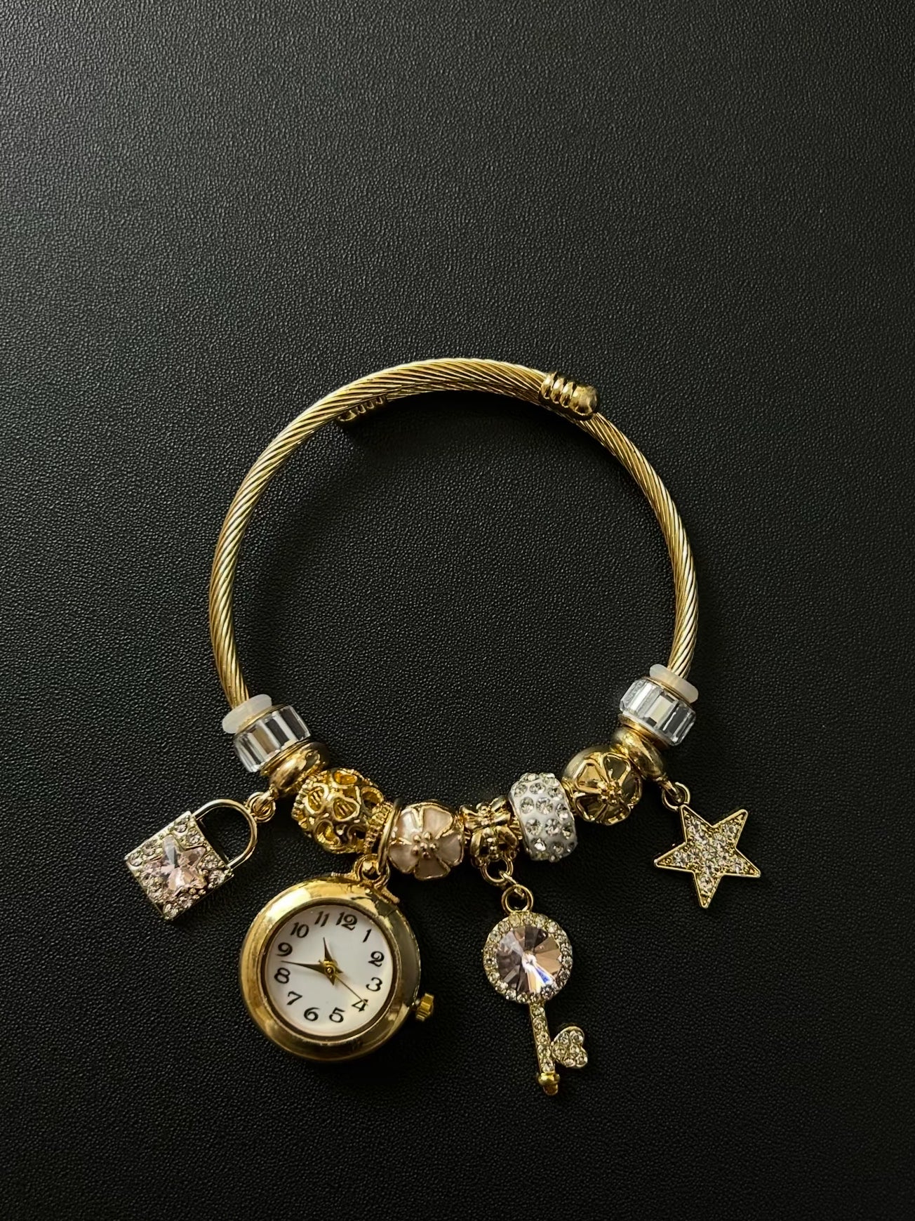Vintage 古着｜星鍵で閉じるハート・バングル