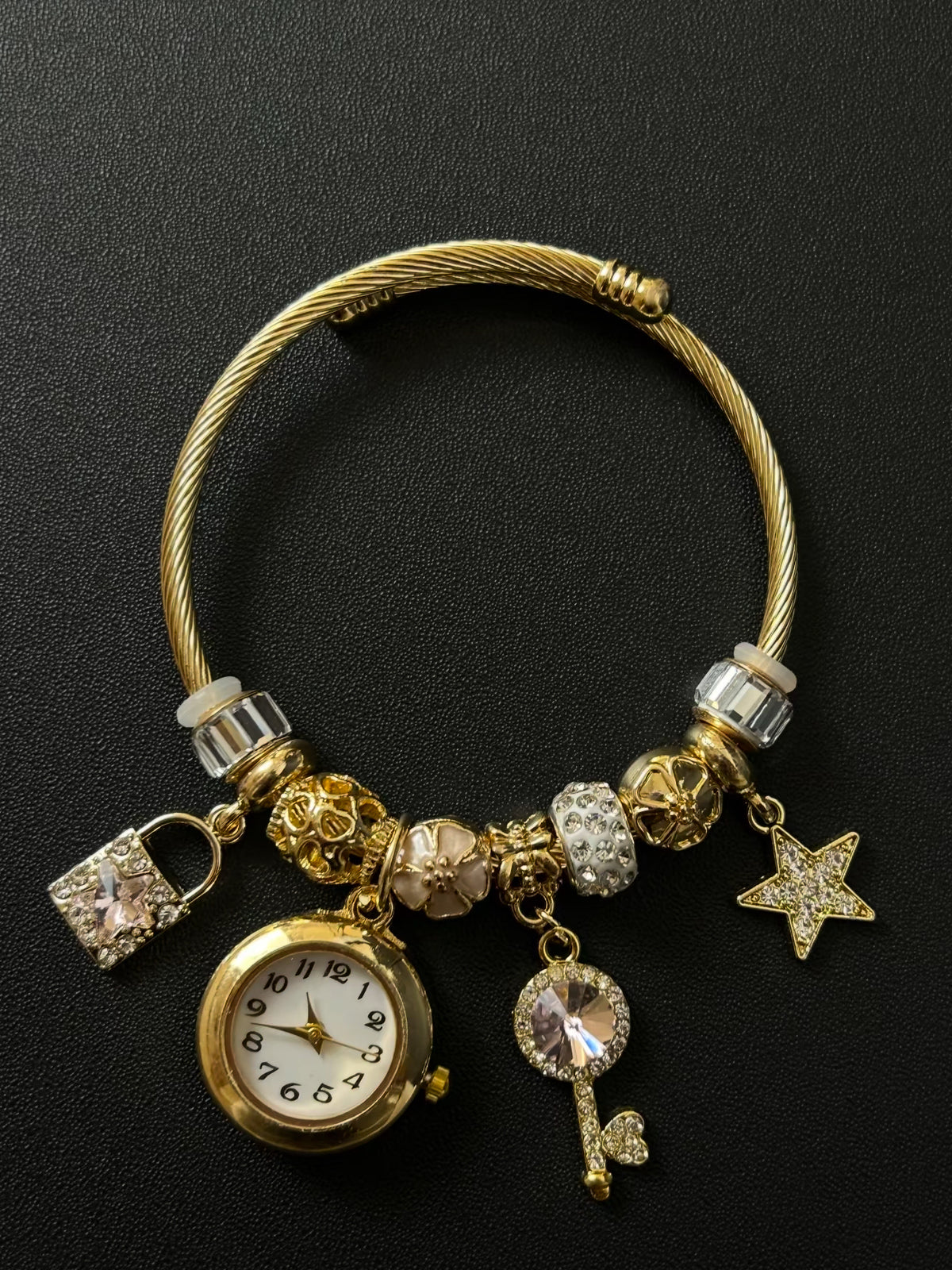 Vintage 古着｜星鍵で閉じるハート・バングル