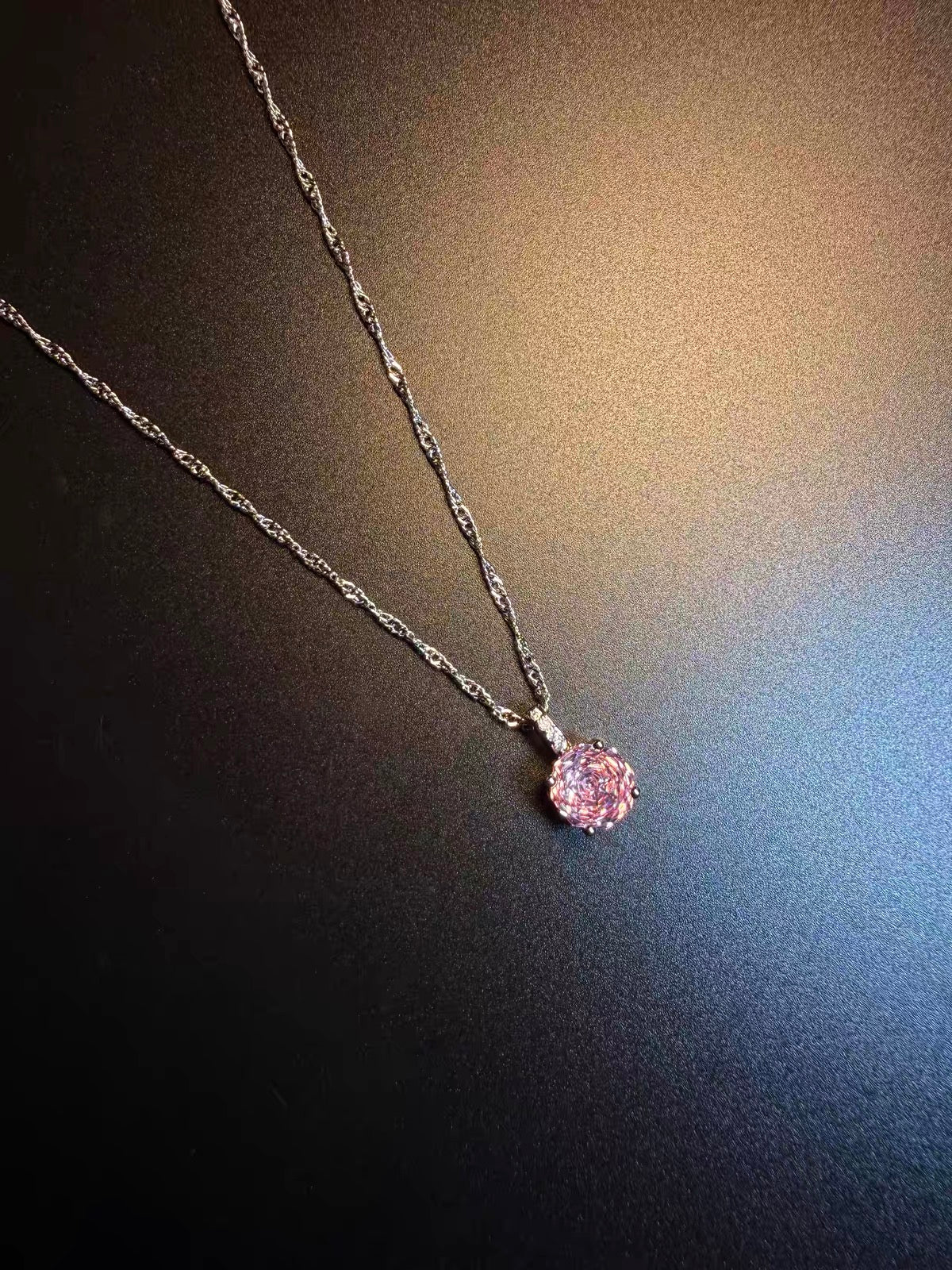 New Vintage 古着風「Pink Prism」レトロ ラウンドピンクジルコニア ショートネックレス