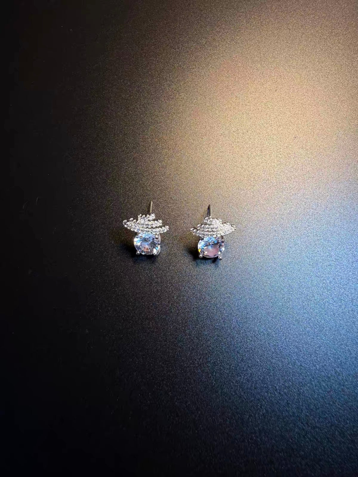 Vintage 古着風「Pale Orbit」ギャラクシースターライン ミニビジュー ピアス