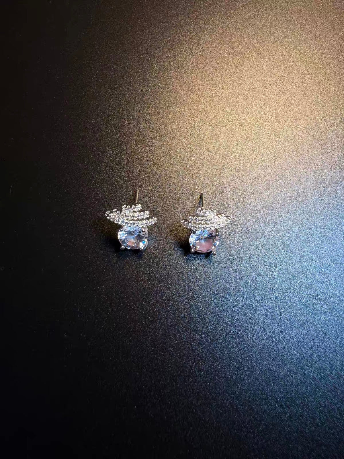 Vintage 古着風「Pale Orbit」ギャラクシースターライン ミニビジュー ピアス