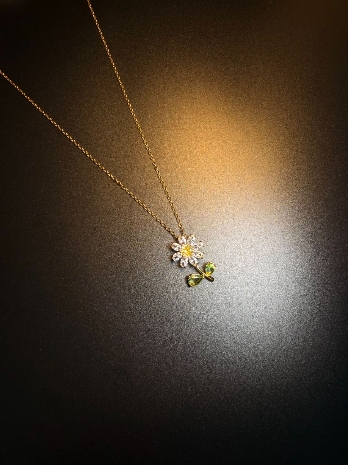 Vintage レトロ「Green Leaf Daisy」ネックレス