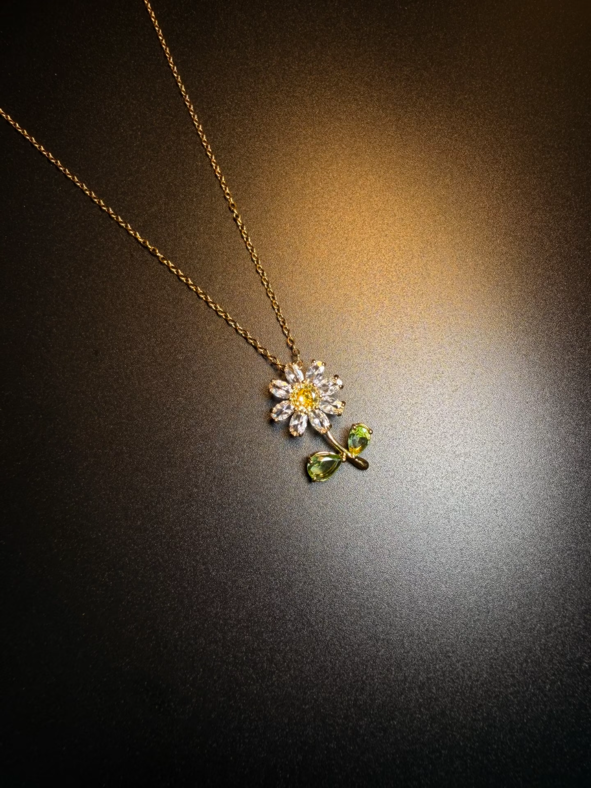 Vintage レトロ「Green Leaf Daisy」ネックレス
