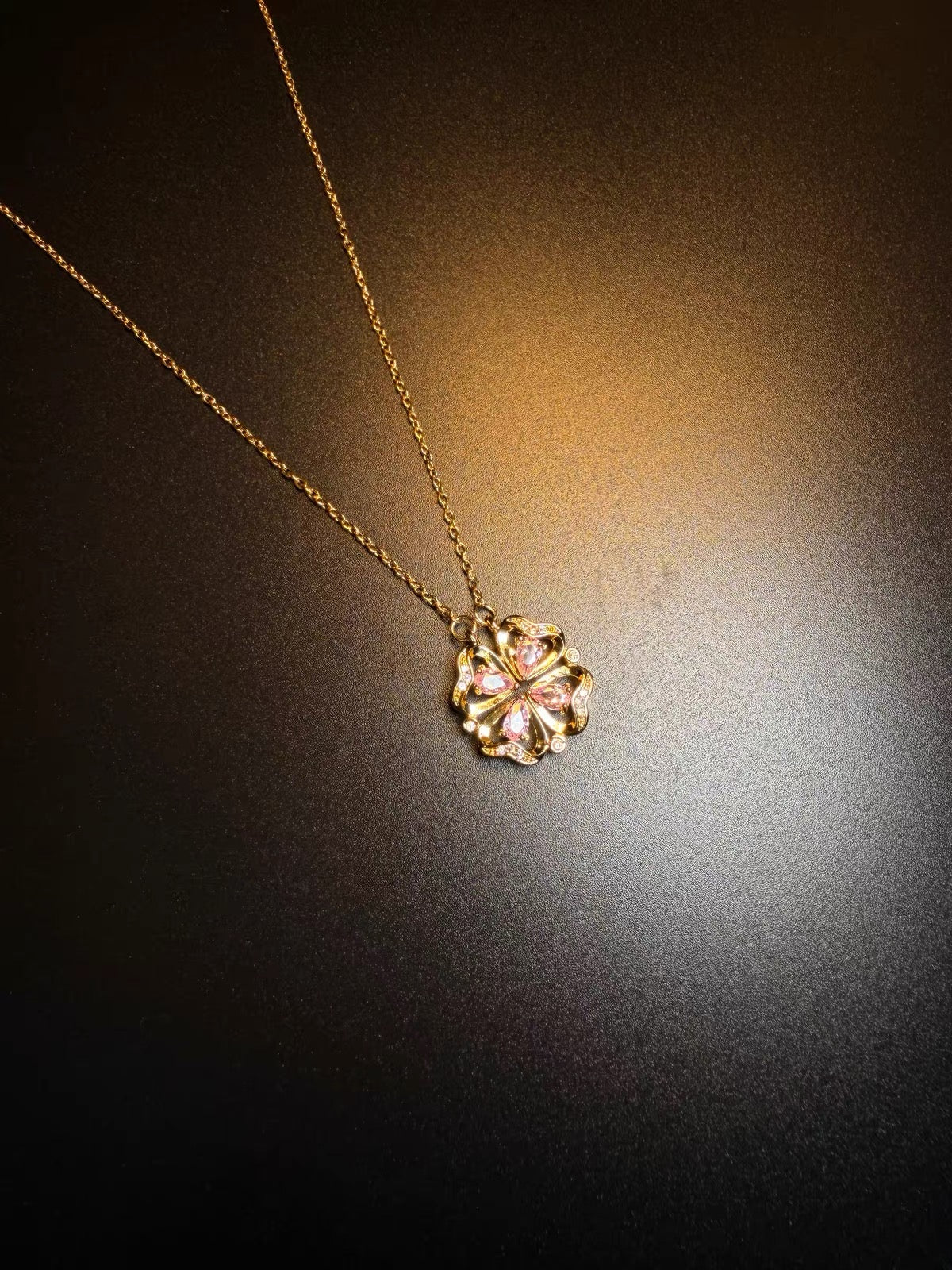 Vintage 古着「Rosy Charm」ヴィンテージネックレス