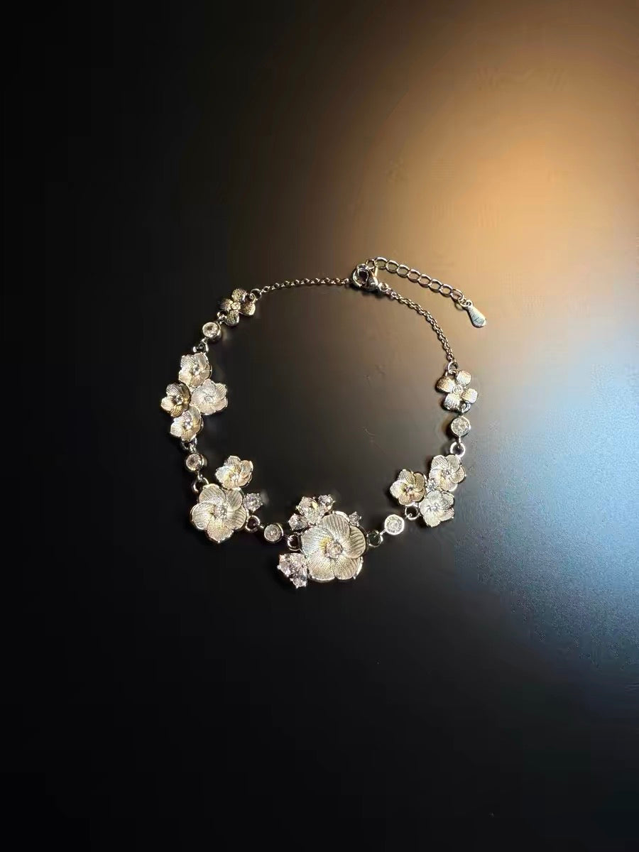 ヴィンテージ・古着 Moon Bloom 重厚なフルダイヤモンドの椿ブレスレット シルバーアクセサリー