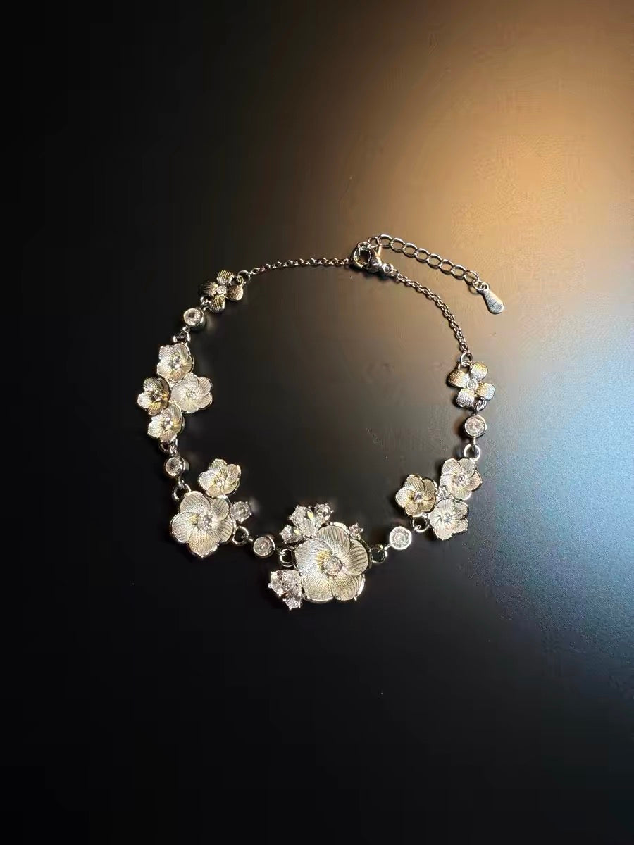 ヴィンテージ・古着 Moon Bloom 重厚なフルダイヤモンドの椿ブレスレット シルバーアクセサリー